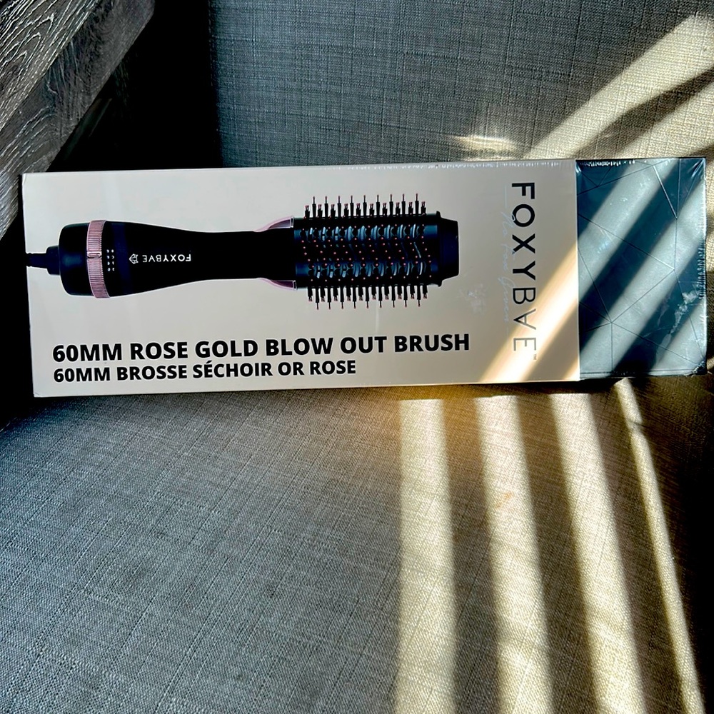 Foxy BAE, 60mm rose gold blow out brush